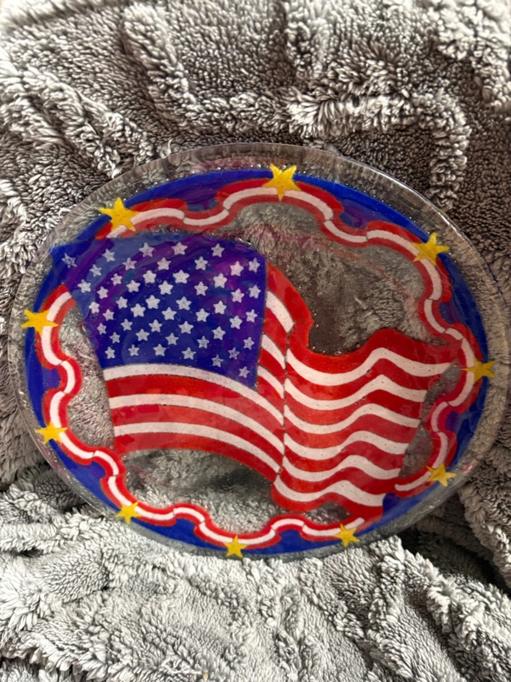Peggy Karr fused glass plate features a vibrant American flag - Picture 3 of 4